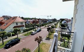 Le Bercail : Apt avec balcon et parking, vue phare!
